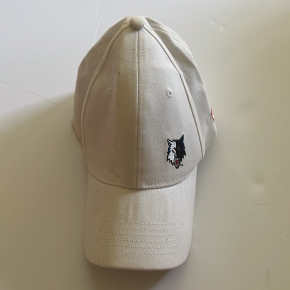 BOGO White Minnesota Timberwolves Hat basketball - Picture 2 of 5